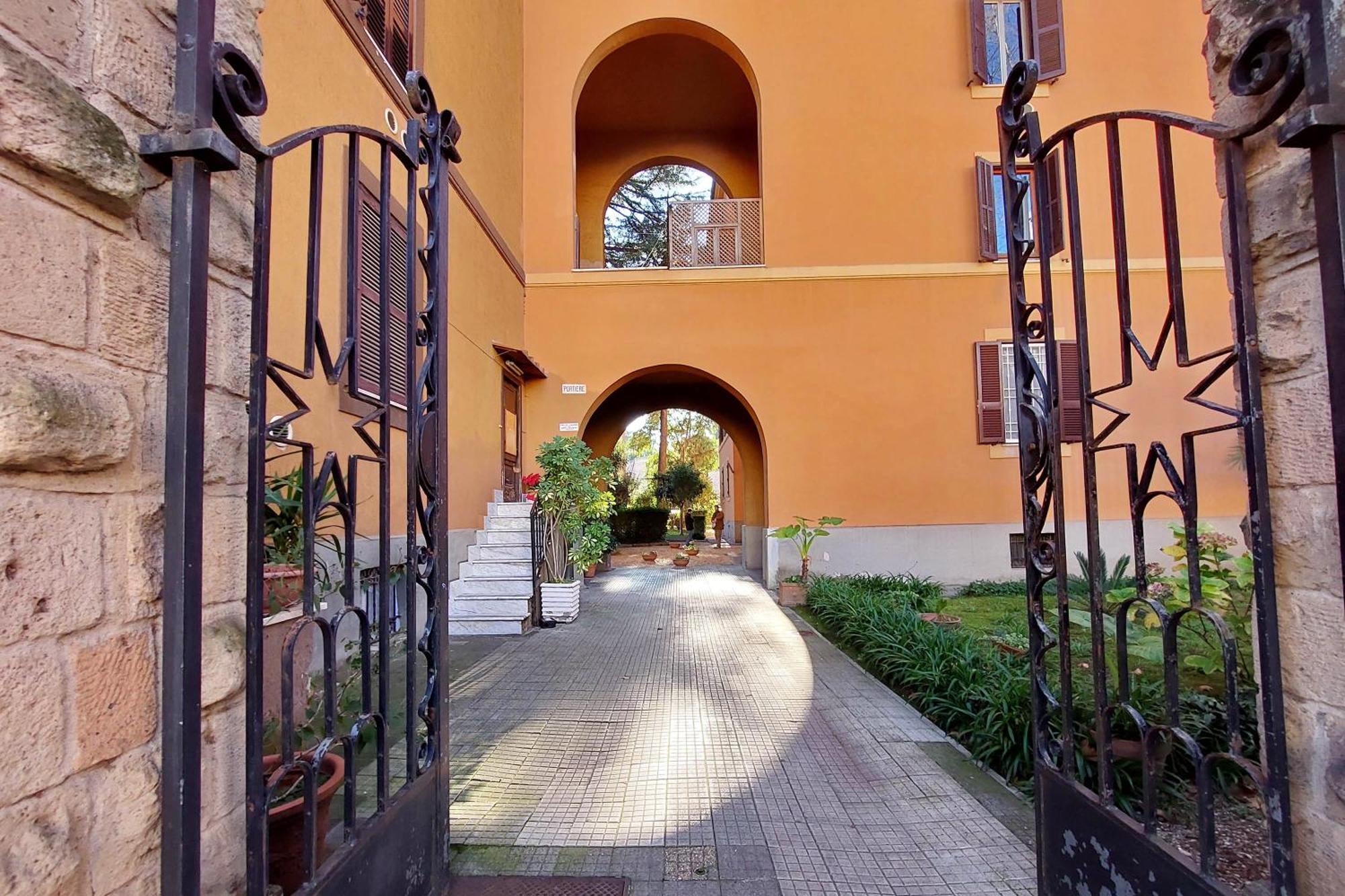 Apartamento & *